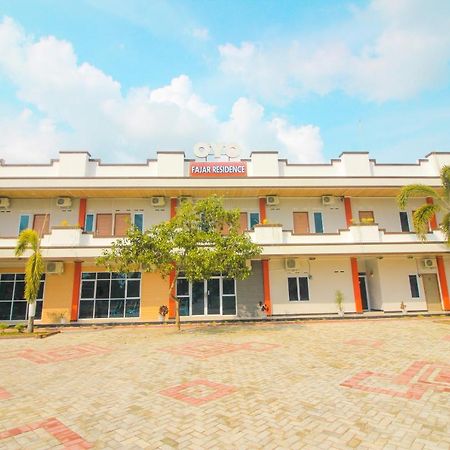 Oyo 1653 Fajar Residence Pekanbaru Εξωτερικό φωτογραφία