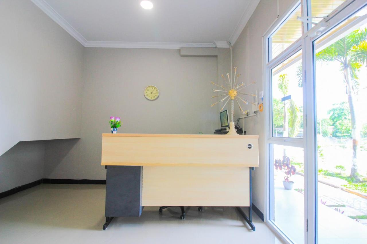 Oyo 1653 Fajar Residence Pekanbaru Εξωτερικό φωτογραφία