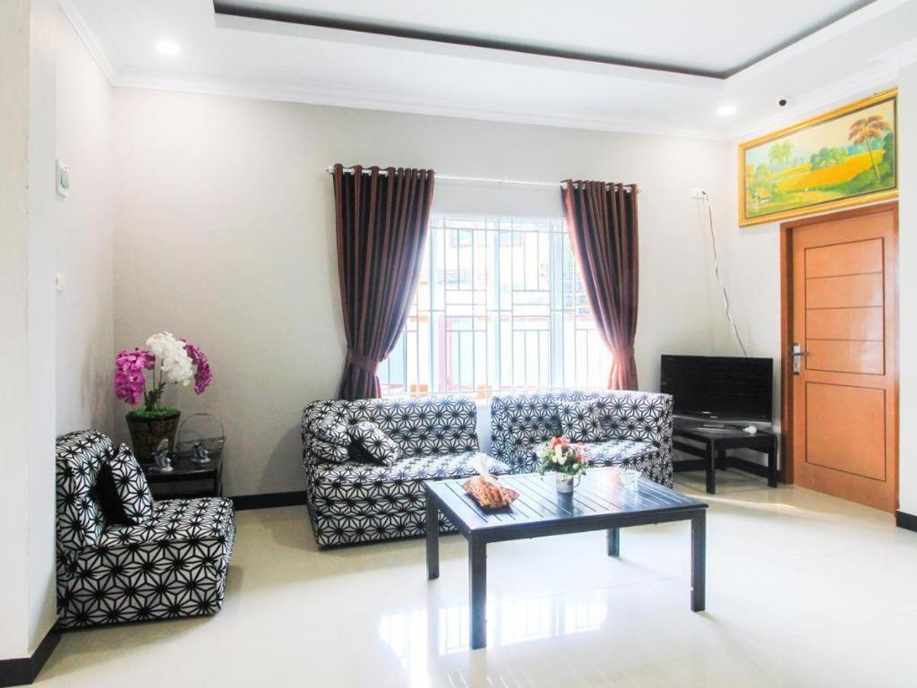 Oyo 1653 Fajar Residence Pekanbaru Εξωτερικό φωτογραφία